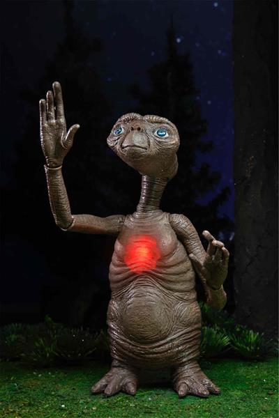 Figura neca ultimate deluxe e.t. con pecho led 40 aniversario et